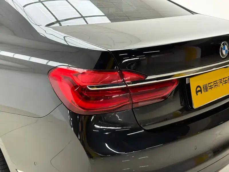 2016 BMW 7 Series 740Li Leading Edition — миниатюра 13