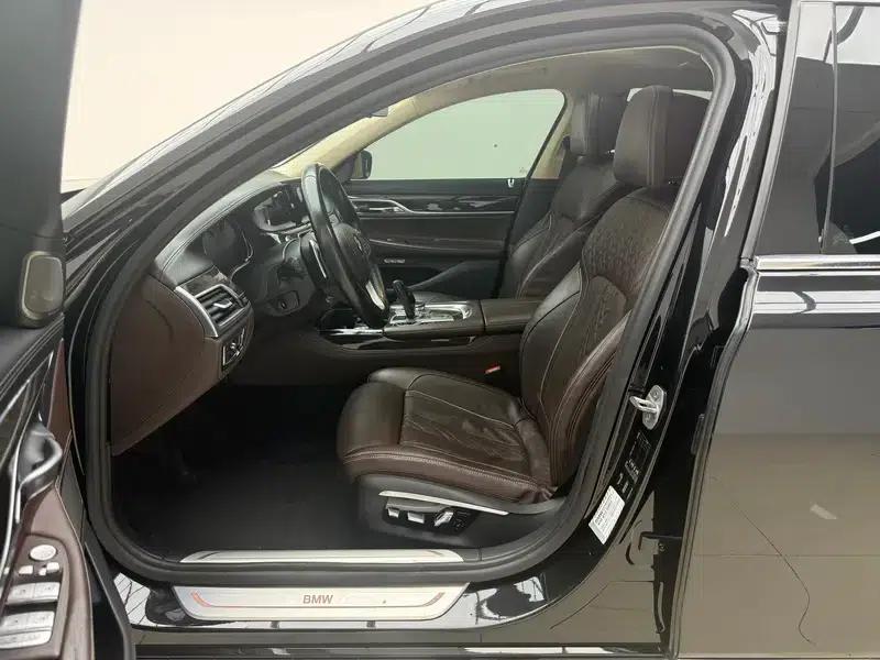 2016 BMW 7 Series 740Li Leading Edition — миниатюра 17