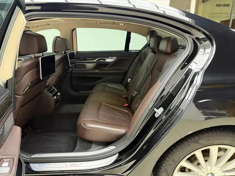 2016 BMW 7 Series 740Li Leading Edition — миниатюра 18