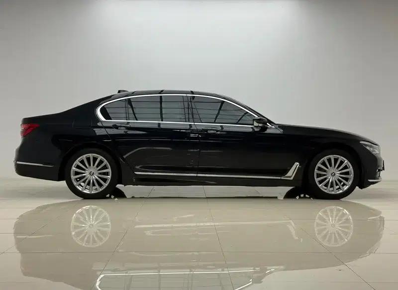2016 BMW 7 Series 740Li Leading Edition — миниатюра 8
