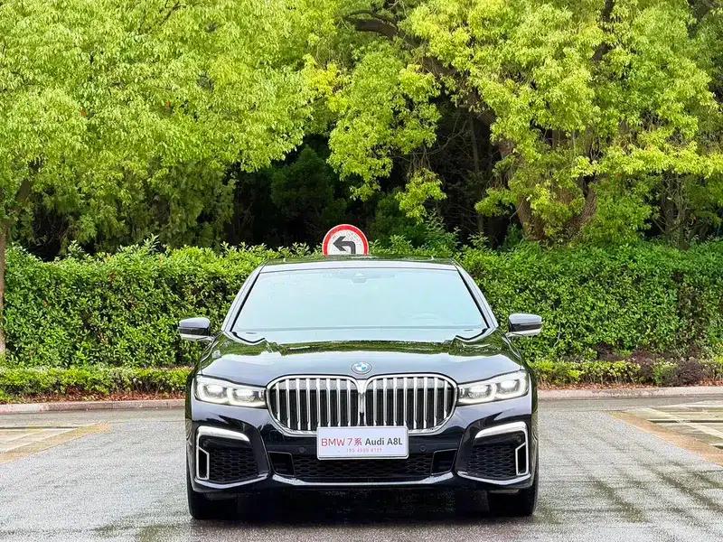 2021 BMW 7 Series 740Li Leading Edition M Sport Package — миниатюра 2