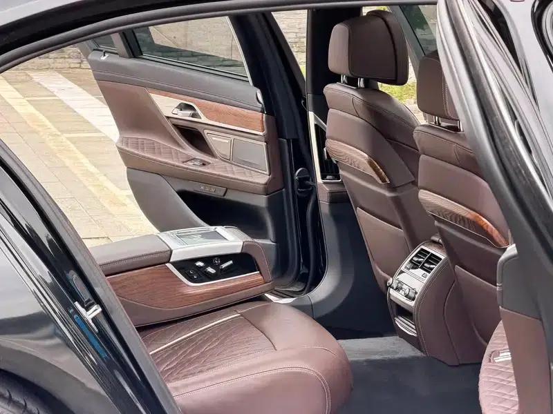 2021 BMW 7 Series 740Li Leading Edition M Sport Package — миниатюра 12