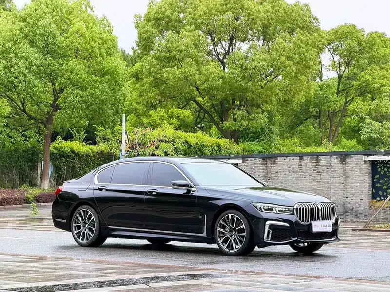 2021 BMW 7 Series 740Li Leading Edition M Sport Package — миниатюра 3