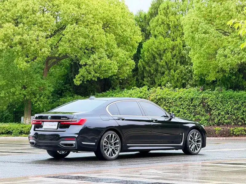 2021 BMW 7 Series 740Li Leading Edition M Sport Package — миниатюра 6