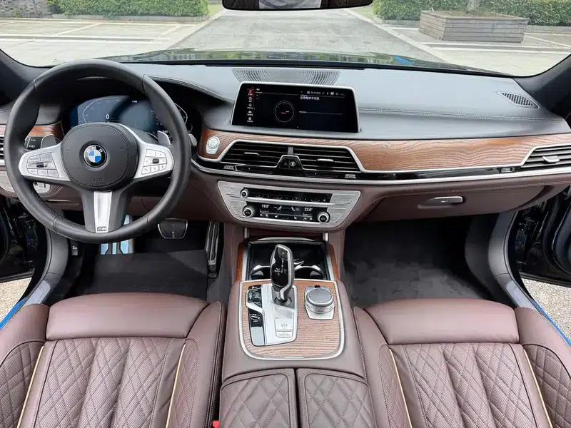 2021 BMW 7 Series 740Li Leading Edition M Sport Package — миниатюра 8
