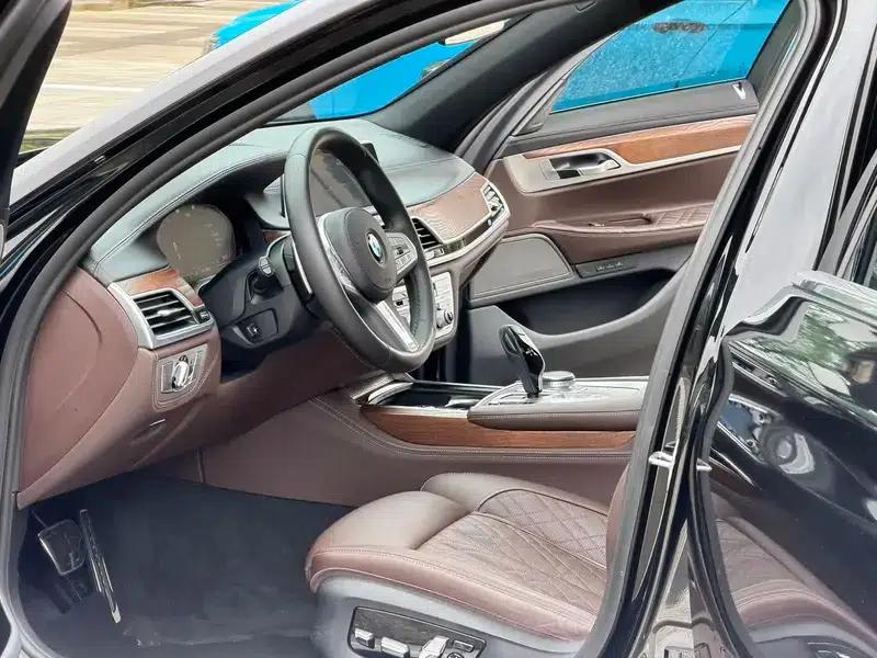 2021 BMW 7 Series 740Li Leading Edition M Sport Package — миниатюра 10