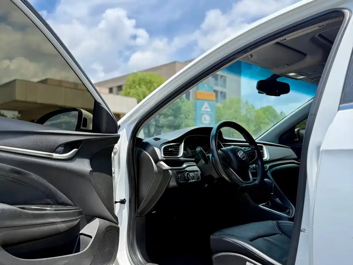Buick Verano 2019 18T Automatic Connected Flagship Model (National V Emission Standard) — миниатюра 4