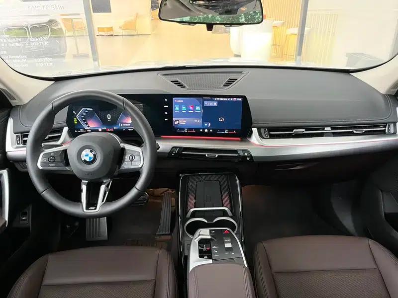 BMW X1 2023 sDrive25Li M Sport Package — миниатюра 7