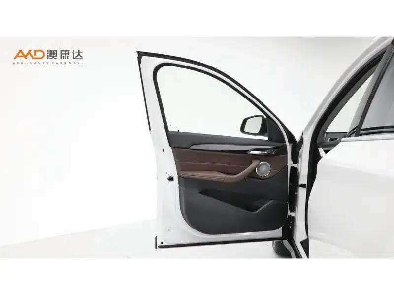 BMW X1 2022 sDrive25Li Leading Edition — миниатюра 9