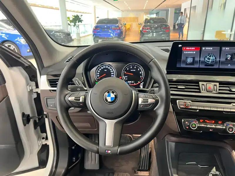 BMW X1 2022 sDrive25Li Leading Edition — миниатюра 13
