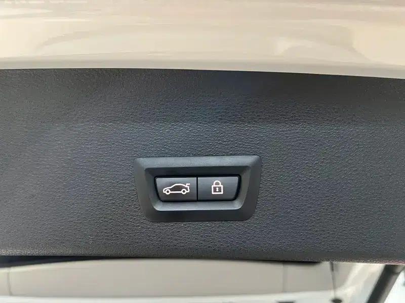 BMW X1 2022 sDrive25Li Leading Edition — миниатюра 9