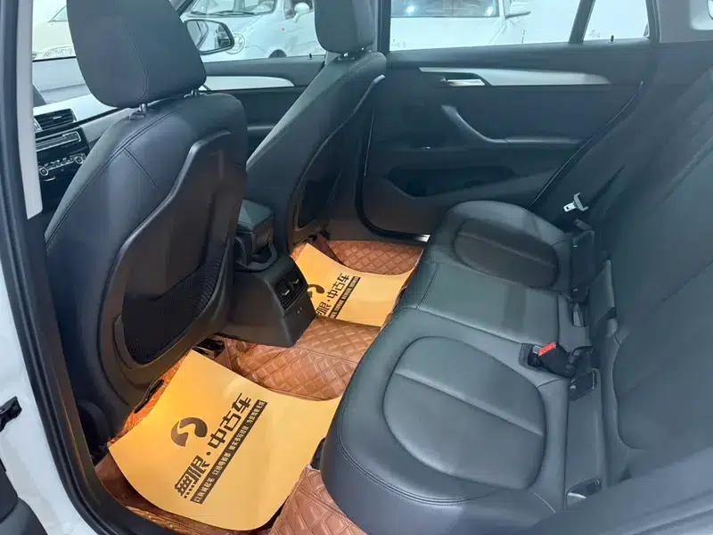 BMW X1 2019 sDrive18Li Fashion Edition — миниатюра 11