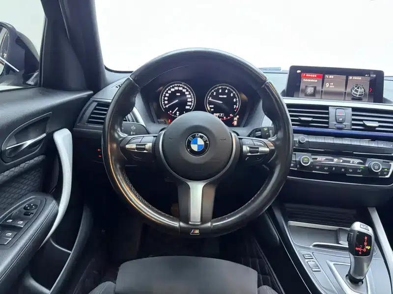 BMW 1 Series (Imported) 2018 120i M Sport Package — миниатюра 11