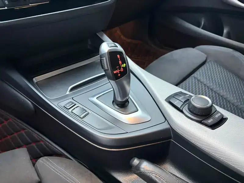 BMW 1 Series (Imported) 2018 120i M Sport Package — миниатюра 12