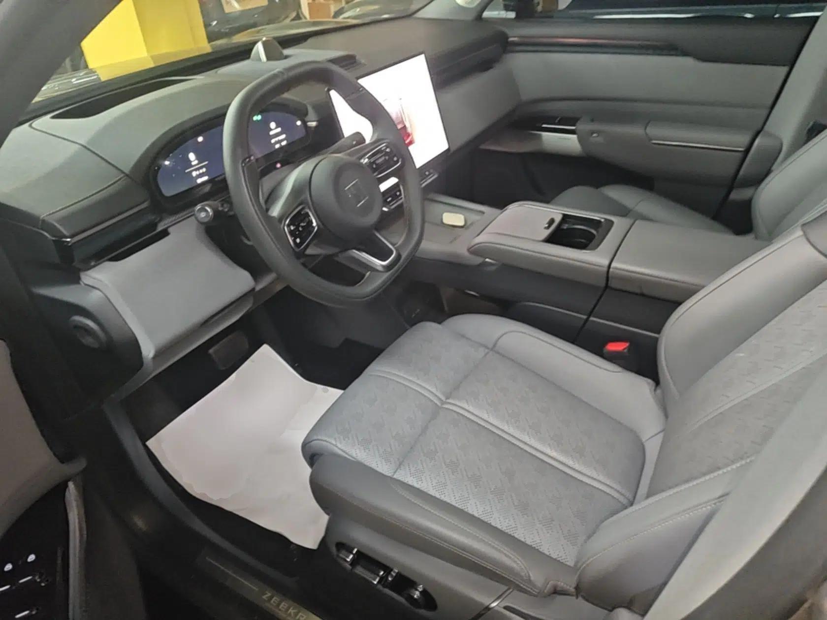 Zeekr 7X 2025 100 kWh Long-Range Rear-Wheel Drive with Intelligent Driving Features — миниатюра 17