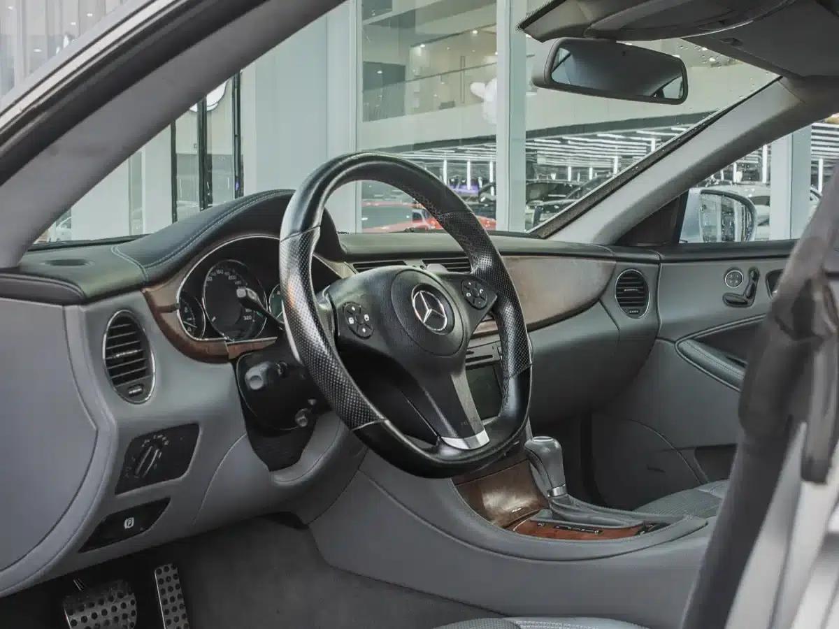 2008 Mercedes-Benz CLS AMG 63 — миниатюра 3