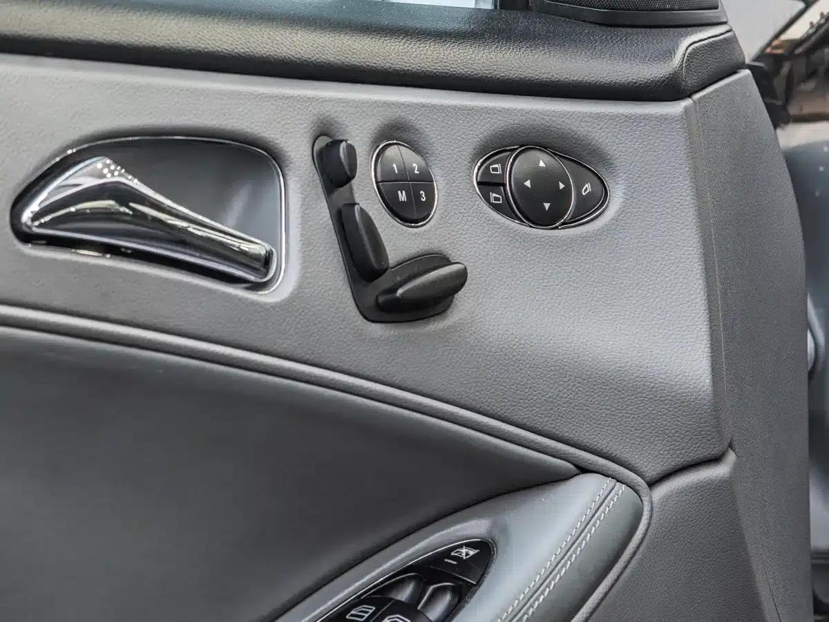 2008 Mercedes-Benz CLS AMG 63 — миниатюра 4