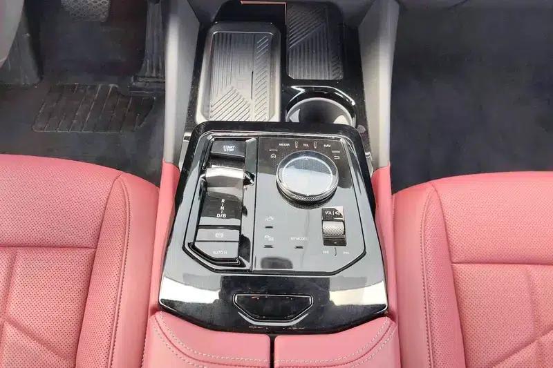 BMW i5 2025 facelift eDrive35L M Sport Package — миниатюра 11