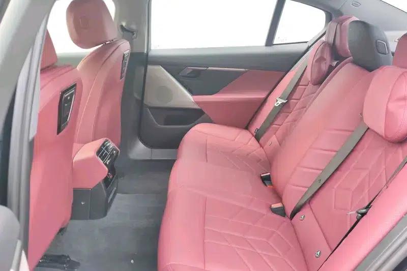 BMW i5 2025 facelift eDrive35L M Sport Package — миниатюра 12