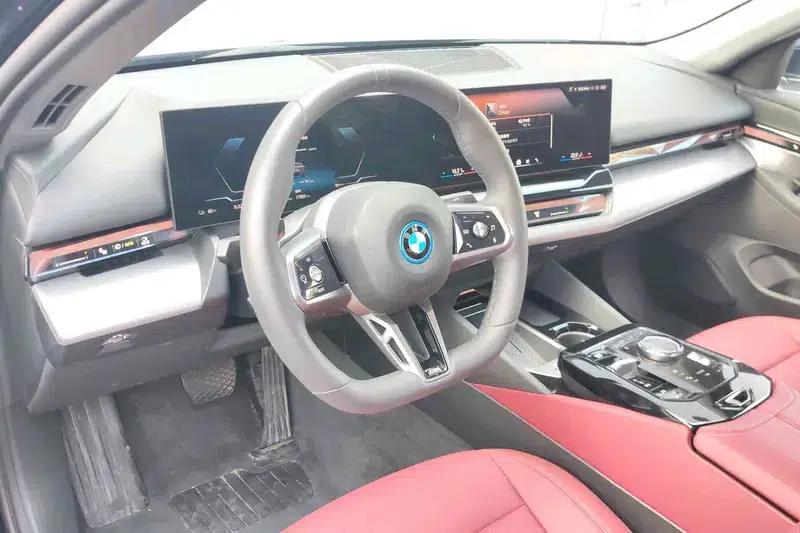 BMW i5 2025 facelift eDrive35L M Sport Package — миниатюра 8