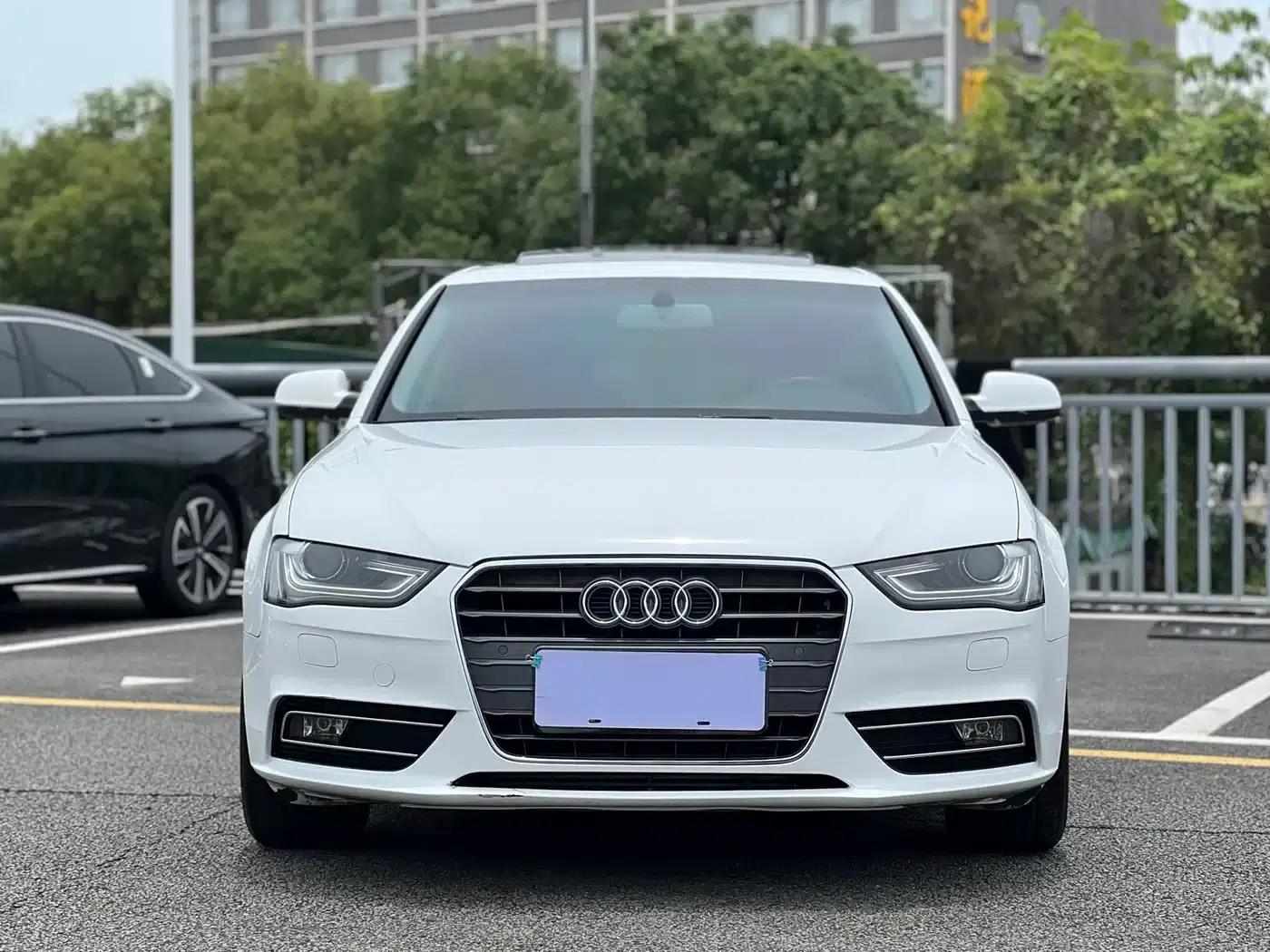 Audi A4L 2016 30 TFSI Classic Edition Automatic Comfort Model — миниатюра 2