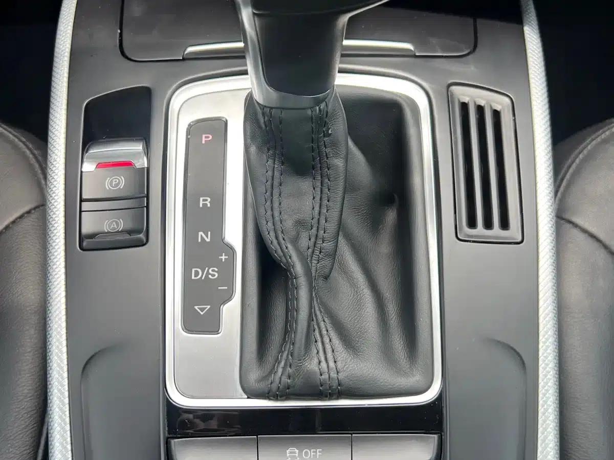 Audi A4L 2016 30 TFSI Classic Edition Automatic Comfort Model — миниатюра 11