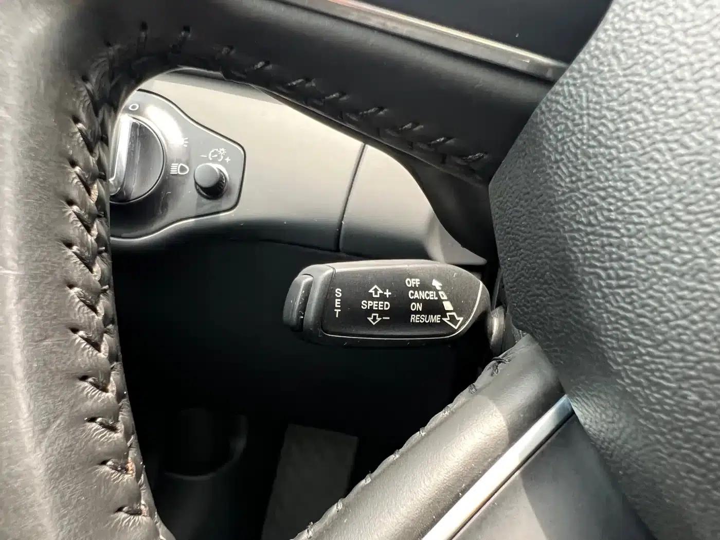 Audi A4L 2016 30 TFSI Classic Edition Automatic Comfort Model — миниатюра 14
