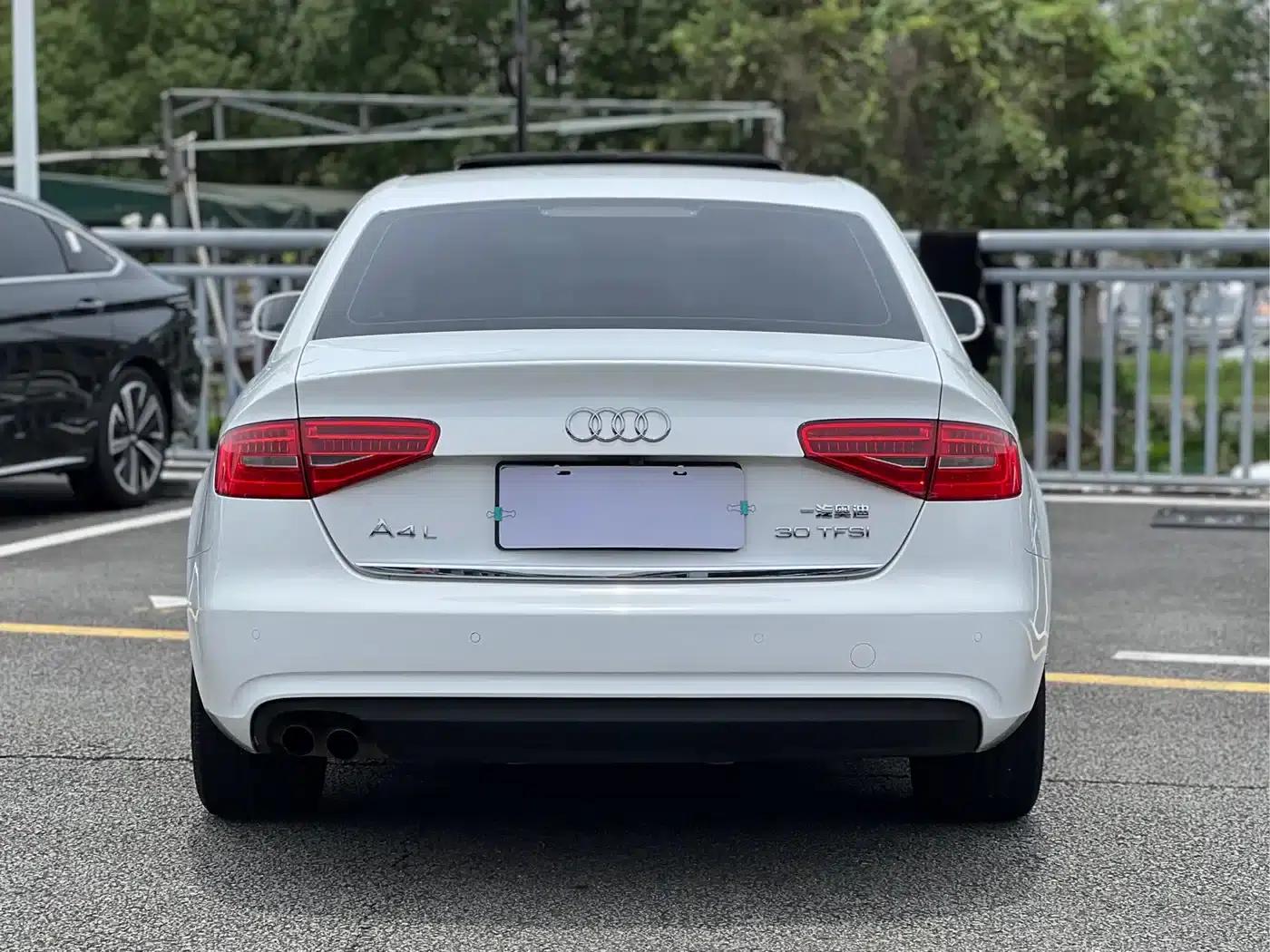 Audi A4L 2016 30 TFSI Classic Edition Automatic Comfort Model — миниатюра 18