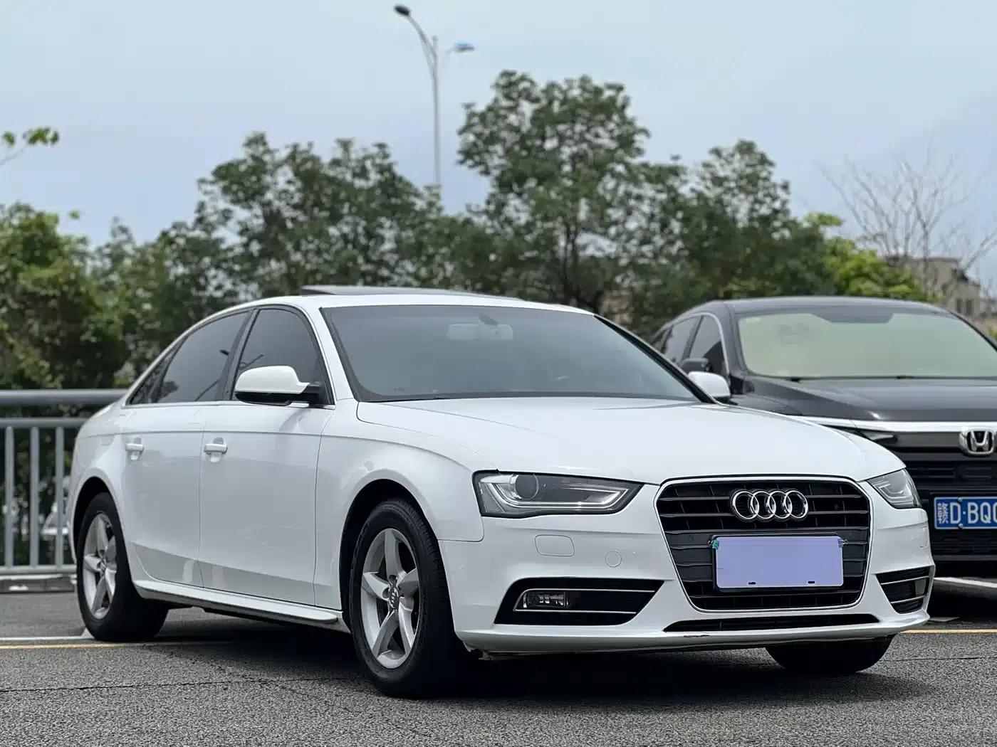 Audi A4L 2016 30 TFSI Classic Edition Automatic Comfort Model — миниатюра 3