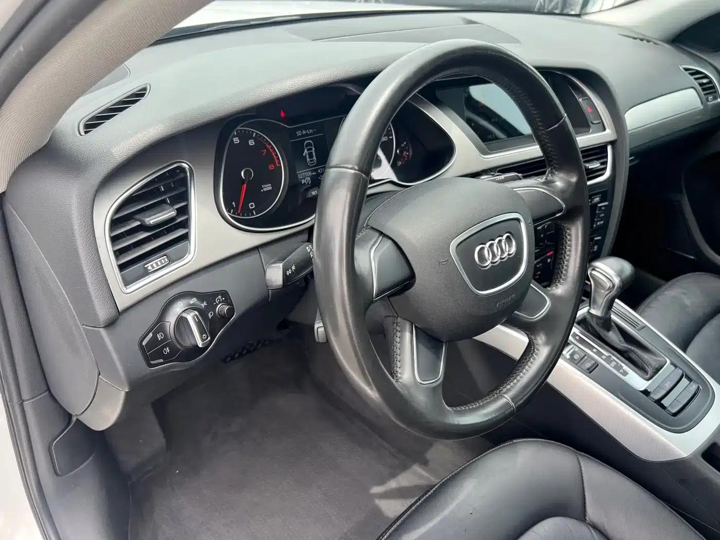 Audi A4L 2016 30 TFSI Classic Edition Automatic Comfort Model — миниатюра 5