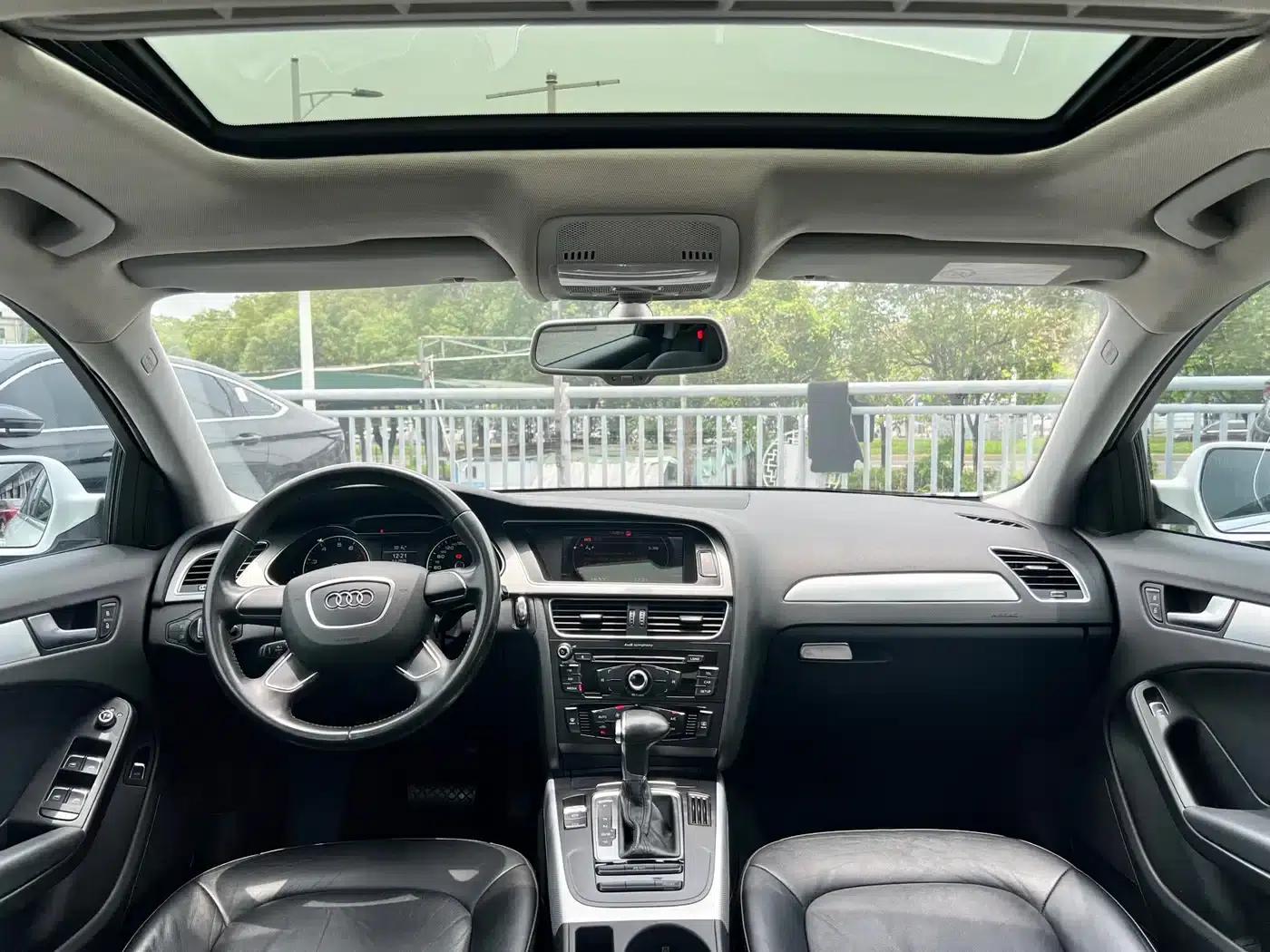 Audi A4L 2016 30 TFSI Classic Edition Automatic Comfort Model — миниатюра 7
