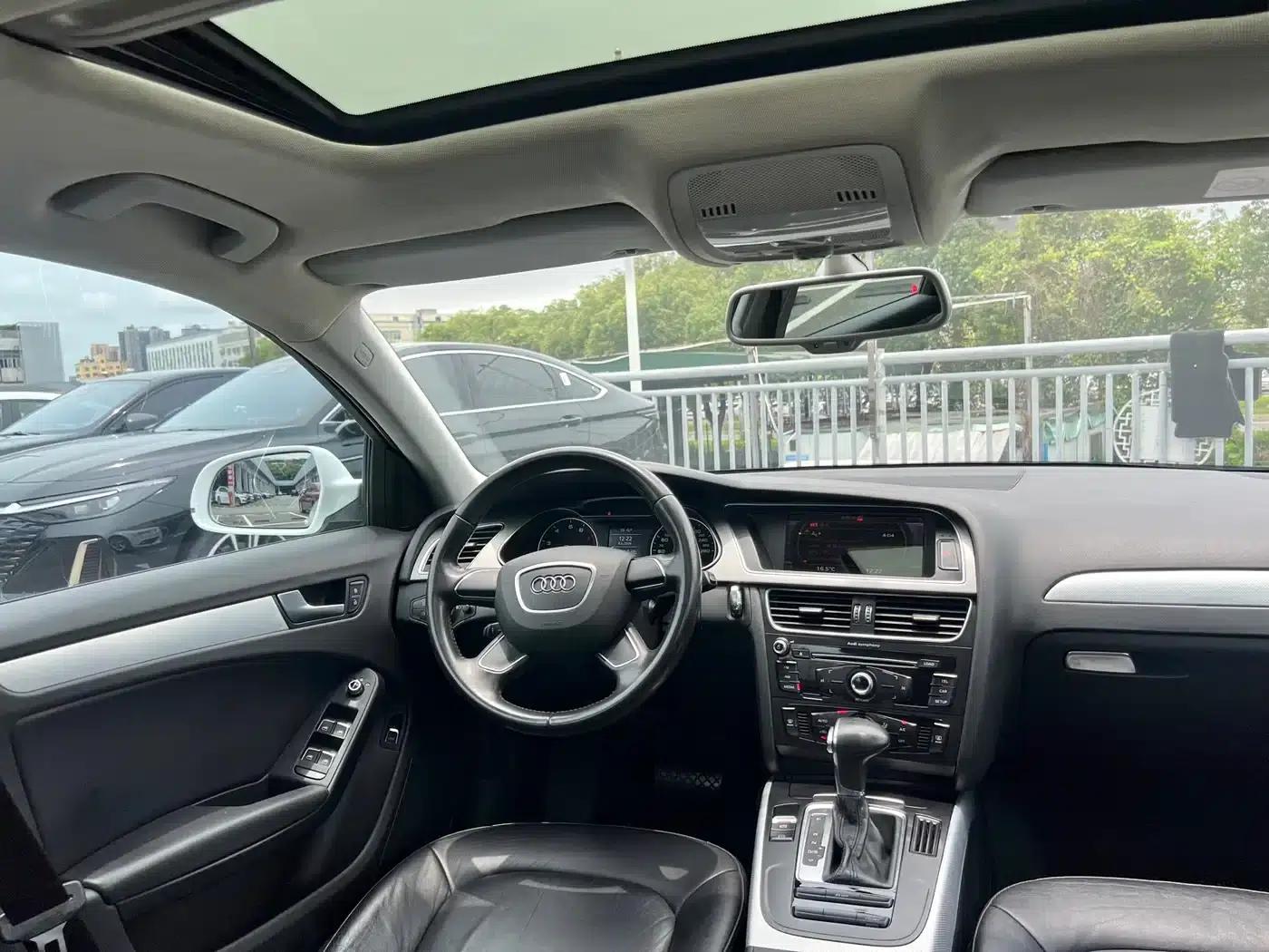 Audi A4L 2016 30 TFSI Classic Edition Automatic Comfort Model — миниатюра 10