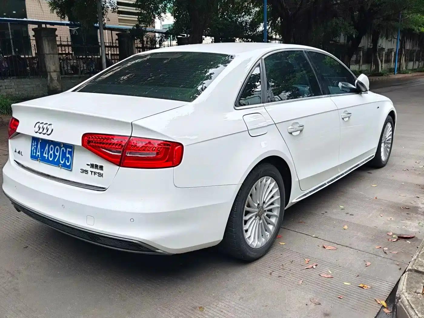Audi A4L 2016 35 TFSI Classic Edition S line Comfort — миниатюра 9
