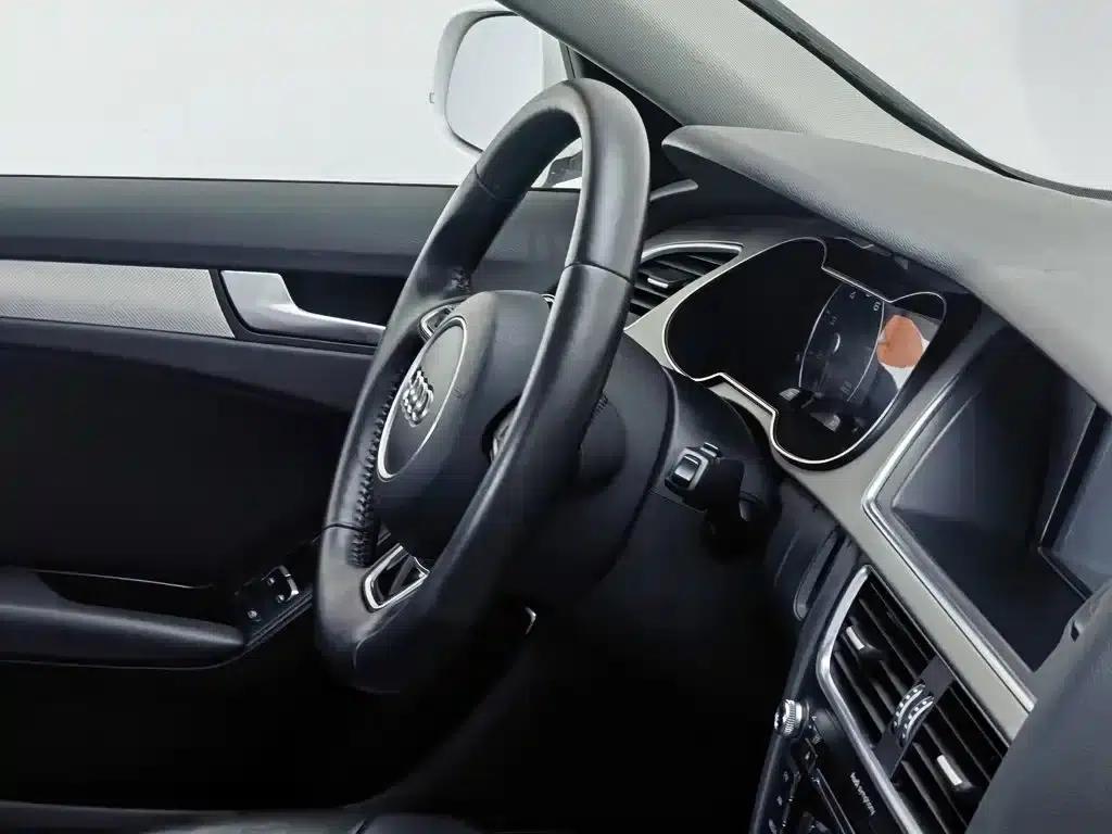 Audi A4L 2013 35 TFSI Automatic Standard Edition — миниатюра 22