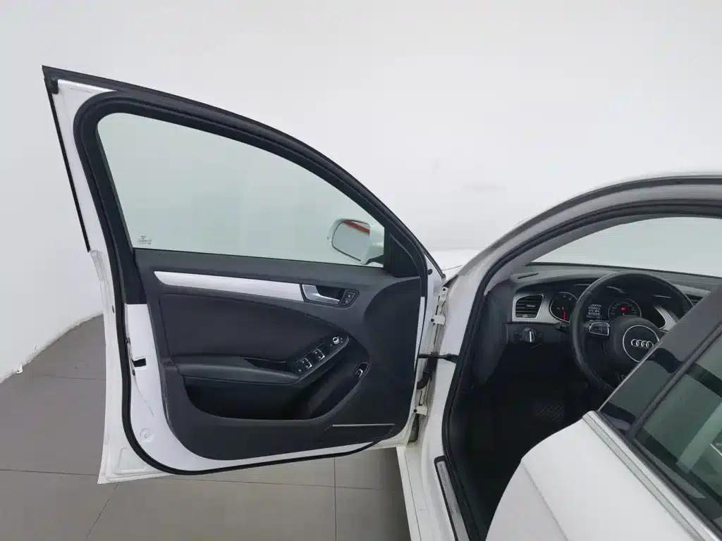 Audi A4L 2013 35 TFSI Automatic Standard Edition — миниатюра 8