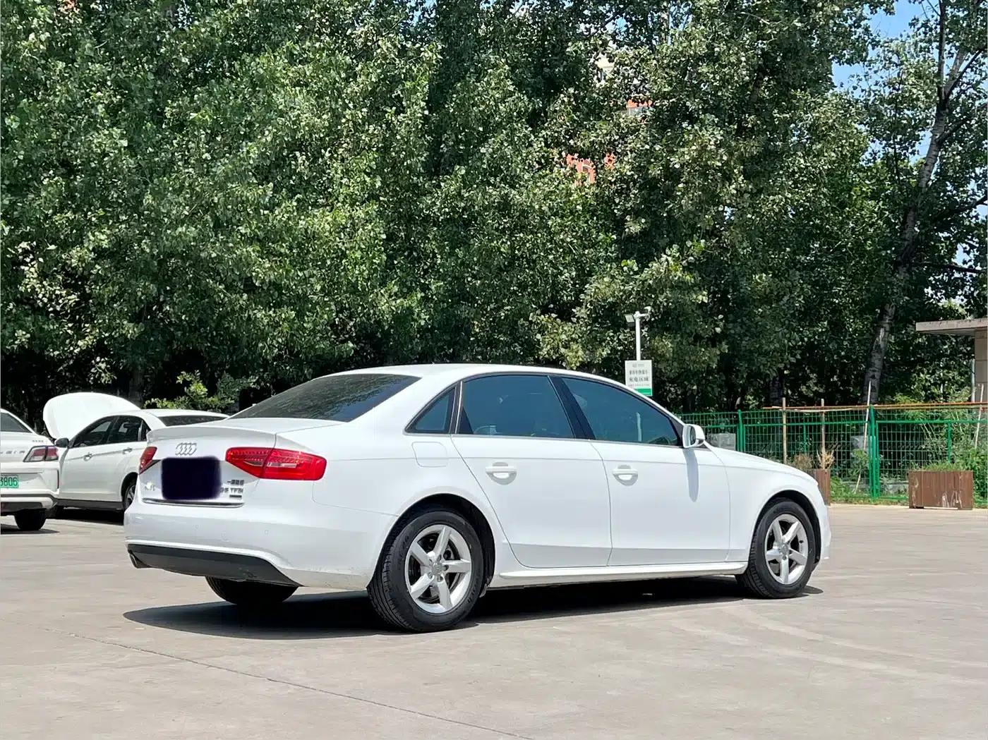 Audi A4L 2015 35 TFSI Automatic Standard Edition — миниатюра 10