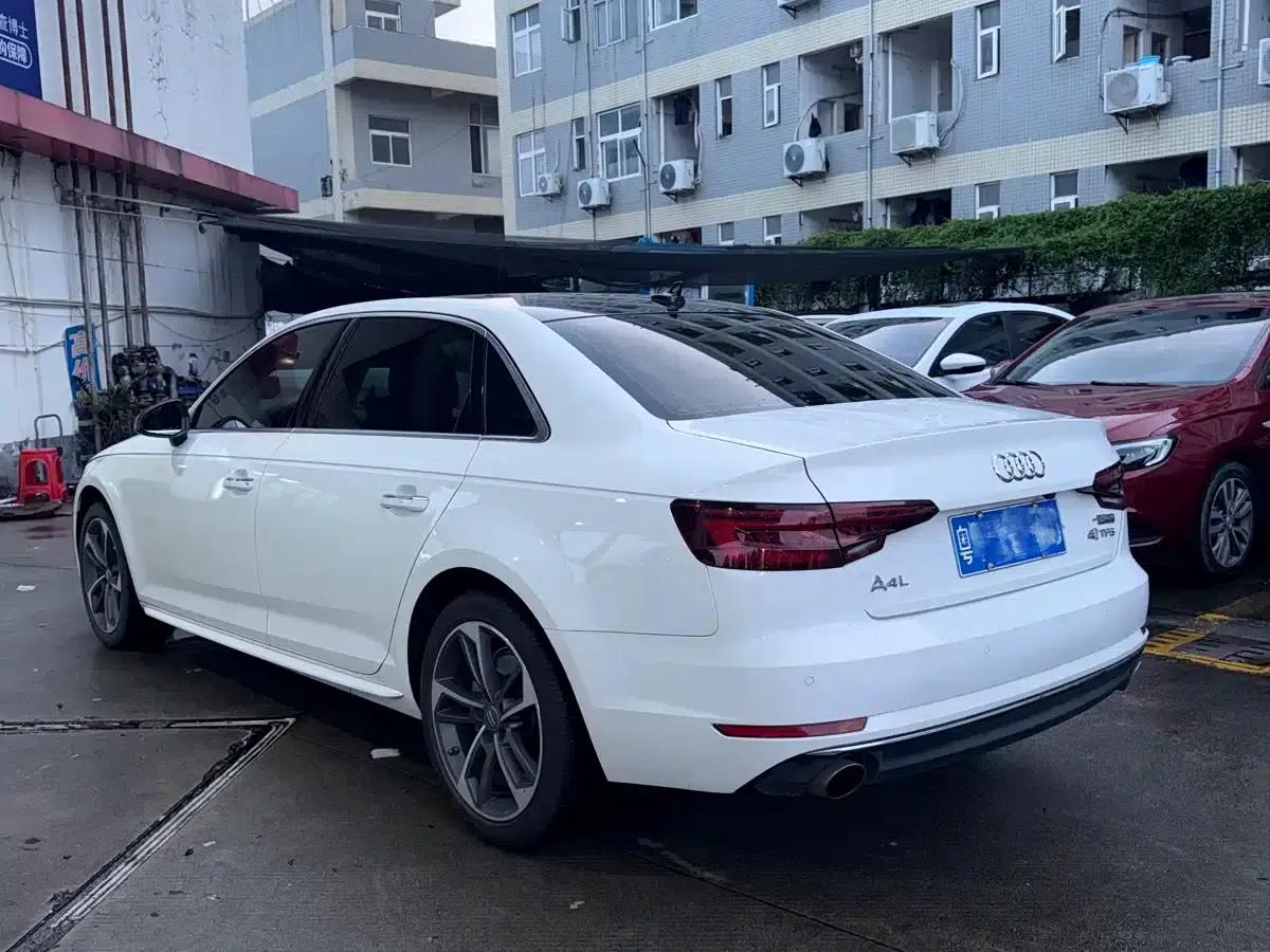 Audi A4L 2018 30th Anniversary Edition 40 TFSI Progressive — миниатюра 5