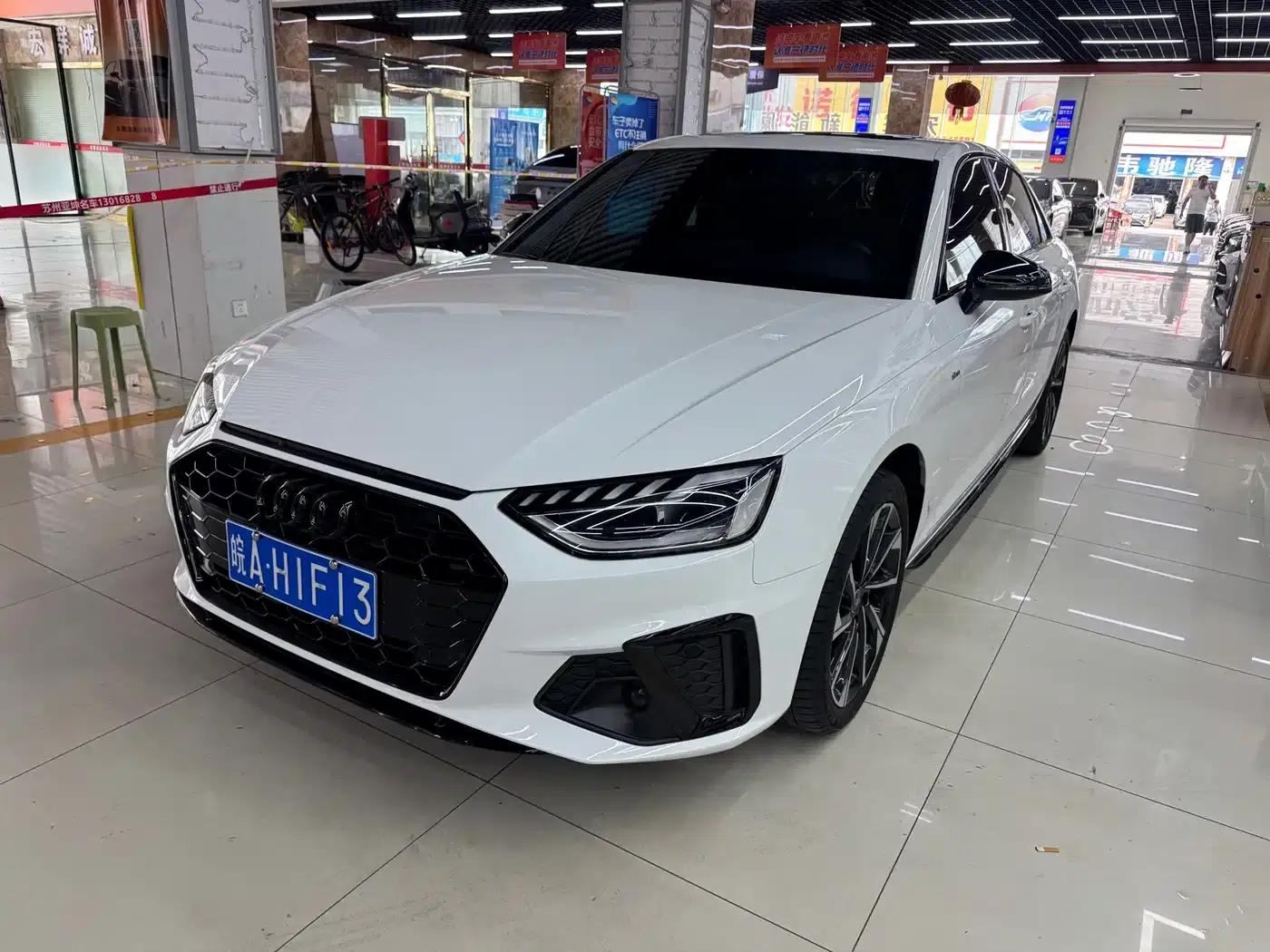 Audi A4L 2023 40 TFSI quattro Luxury Dynamic — миниатюра 1
