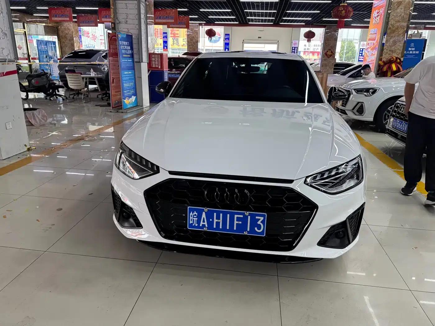 Audi A4L 2023 40 TFSI quattro Luxury Dynamic — миниатюра 2