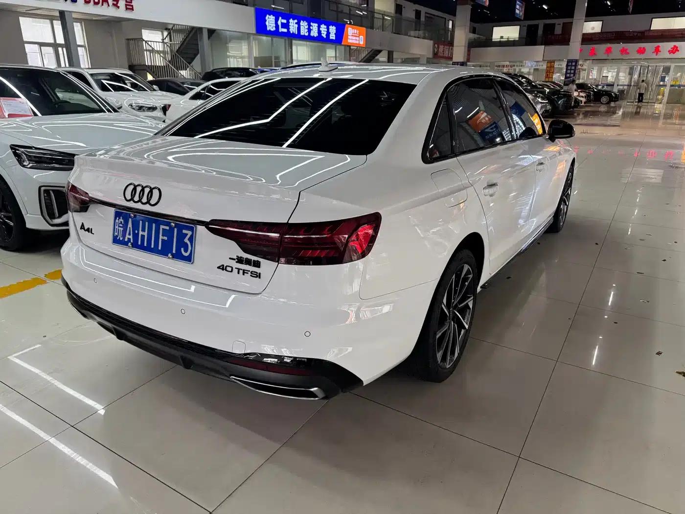 Audi A4L 2023 40 TFSI quattro Luxury Dynamic — миниатюра 3