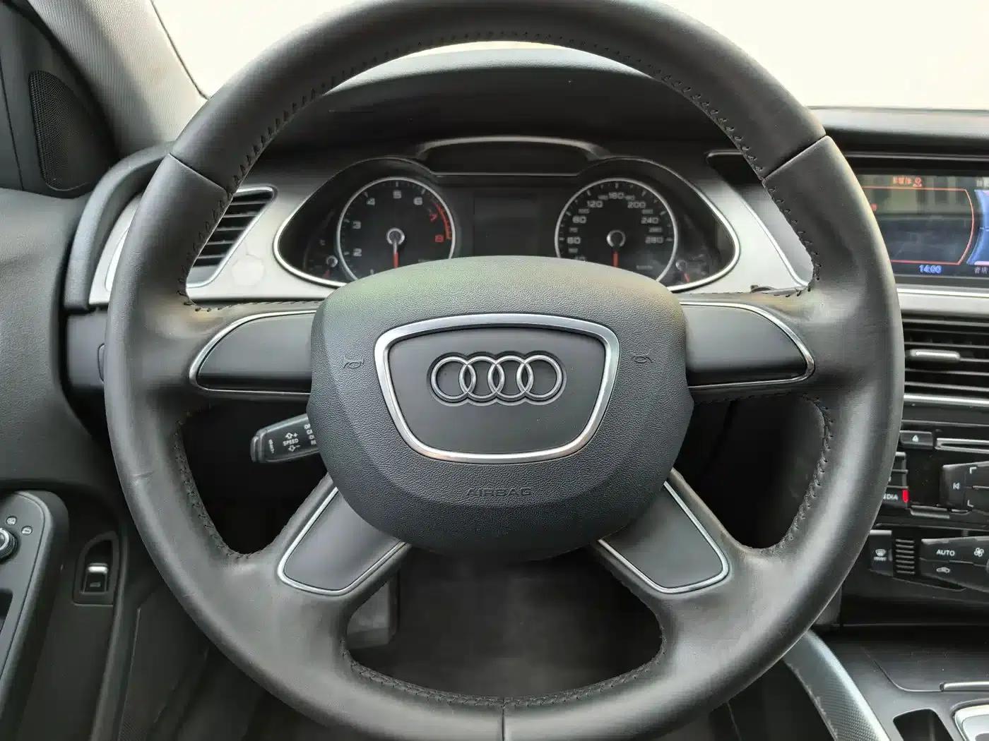 Audi A4L 2016 30 TFSI Classic Edition Automatic Comfort Model — миниатюра 14