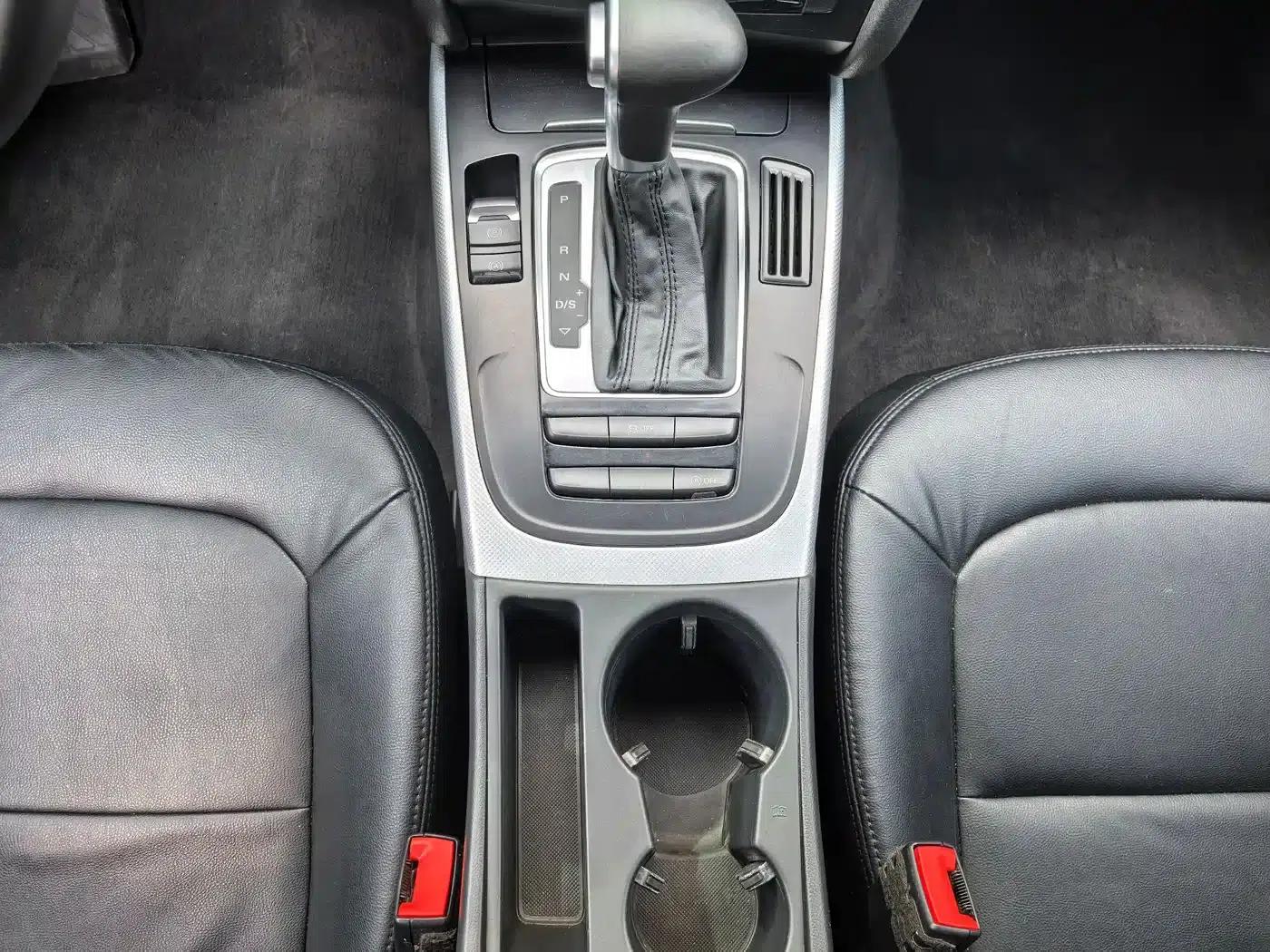 Audi A4L 2016 30 TFSI Classic Edition Automatic Comfort Model — миниатюра 16