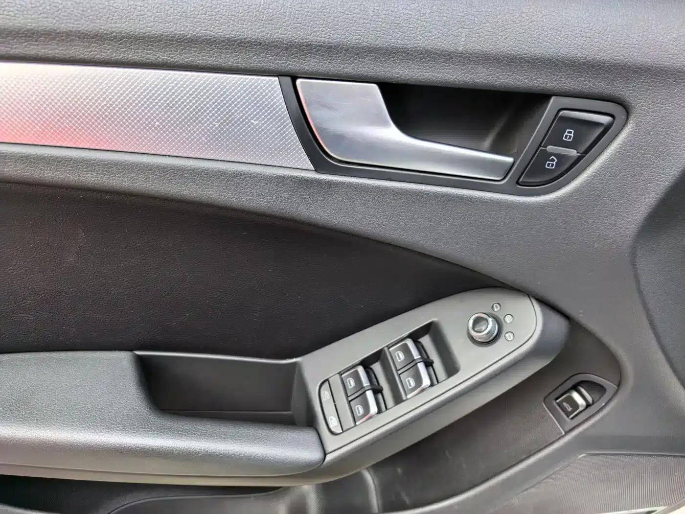 Audi A4L 2016 30 TFSI Classic Edition Automatic Comfort Model — миниатюра 18