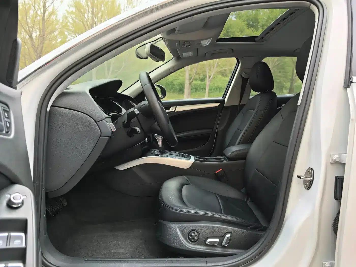 Audi A4L 2016 30 TFSI Classic Edition Automatic Comfort Model — миниатюра 10