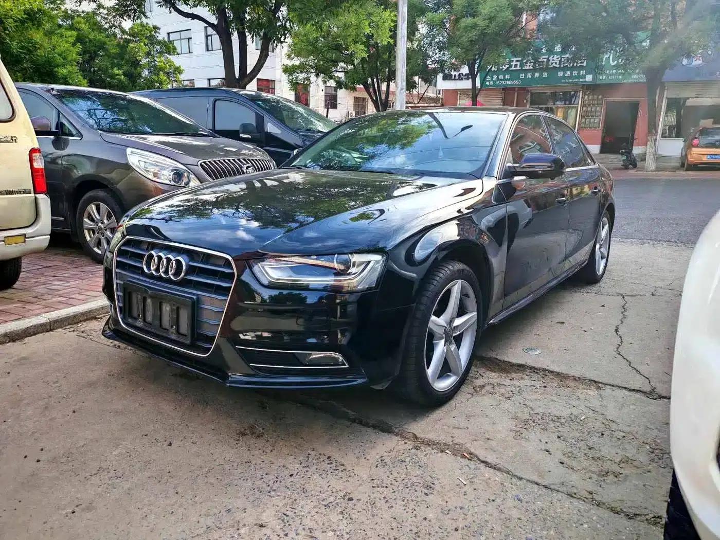 Audi A4L 2013 35 TFSI Automatic Standard Edition — миниатюра 1