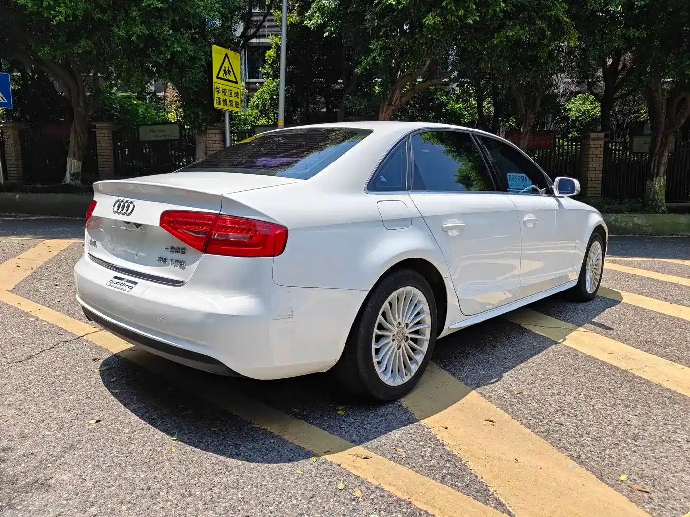 Audi A4L 2015 35 TFSI Automatic Comfort — миниатюра 14