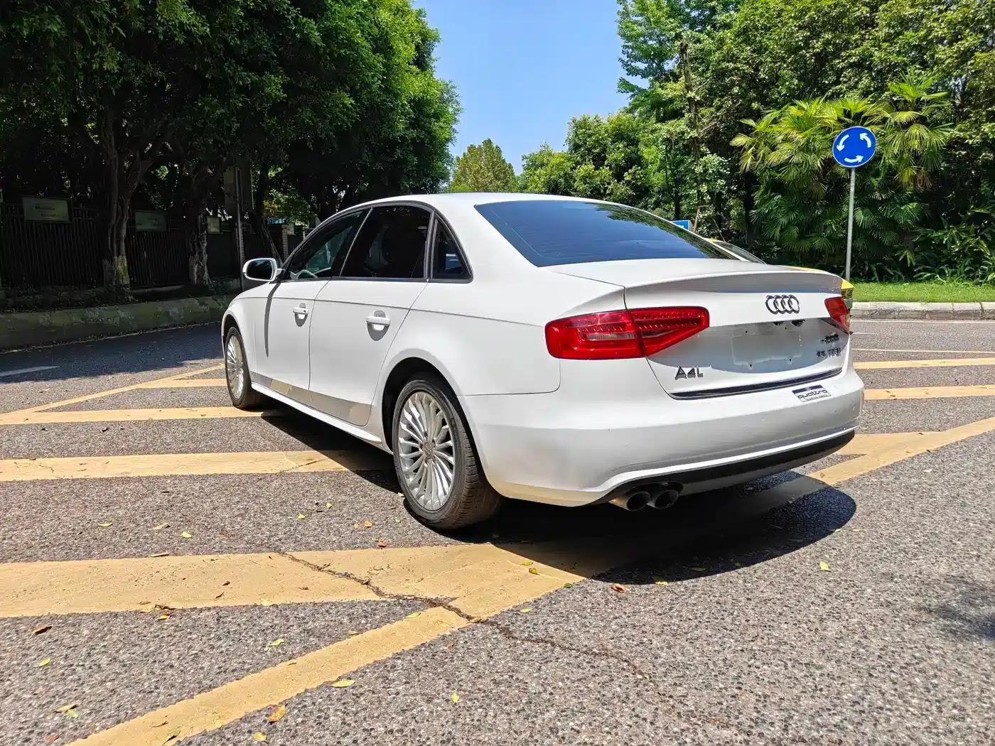 Audi A4L 2015 35 TFSI Automatic Comfort — миниатюра 15