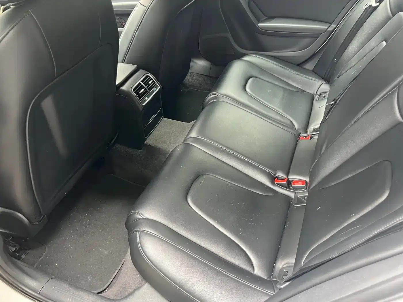 Audi A4L 2016 35 TFSI Classic Edition Automatic Standard Model — миниатюра 14