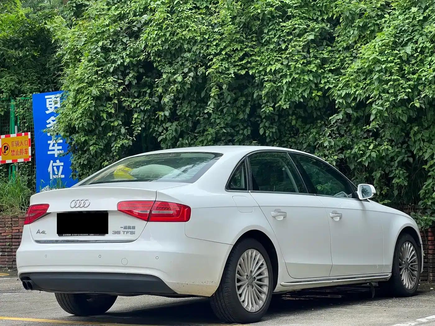 Audi A4L 2016 35 TFSI Classic Edition Automatic Standard Model — миниатюра 17