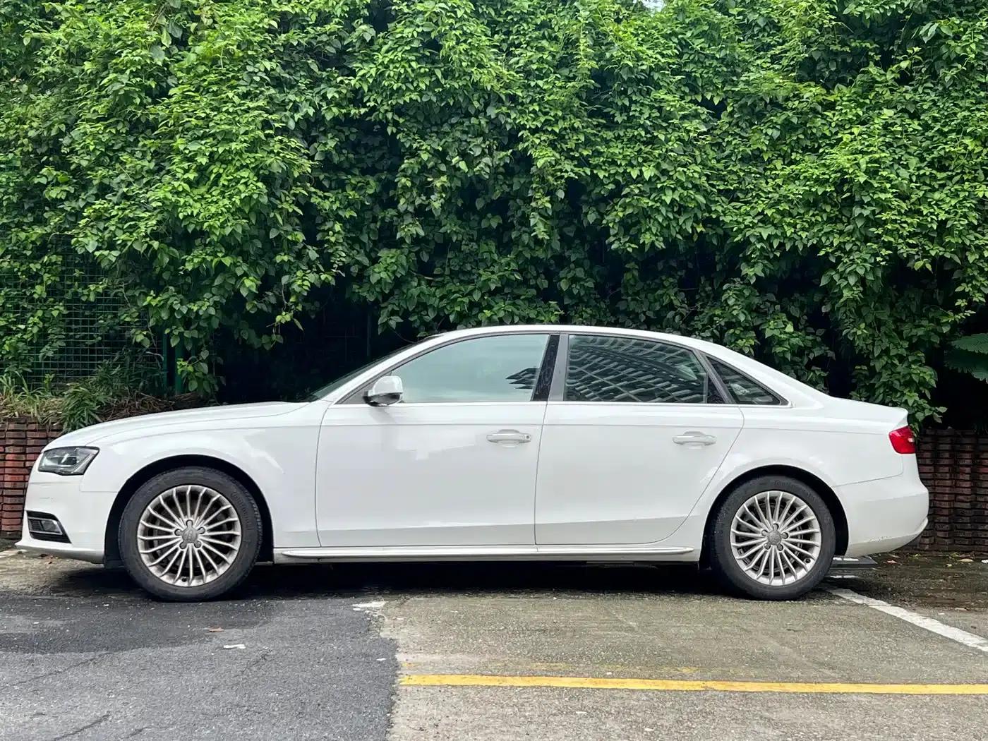 Audi A4L 2016 35 TFSI Classic Edition Automatic Standard Model — миниатюра 20